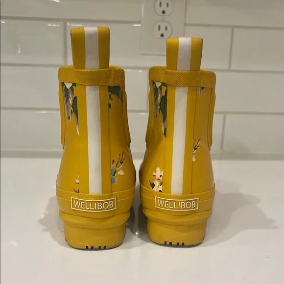 Joules Yellow Floral Ankle Rain Boots - Picture 6 of 8
